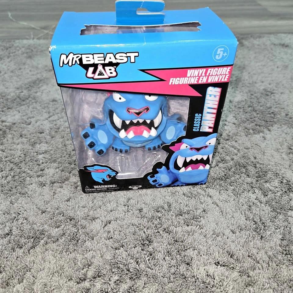 MrBeast Lab Classic Panther Vinyl Figure - photo 2