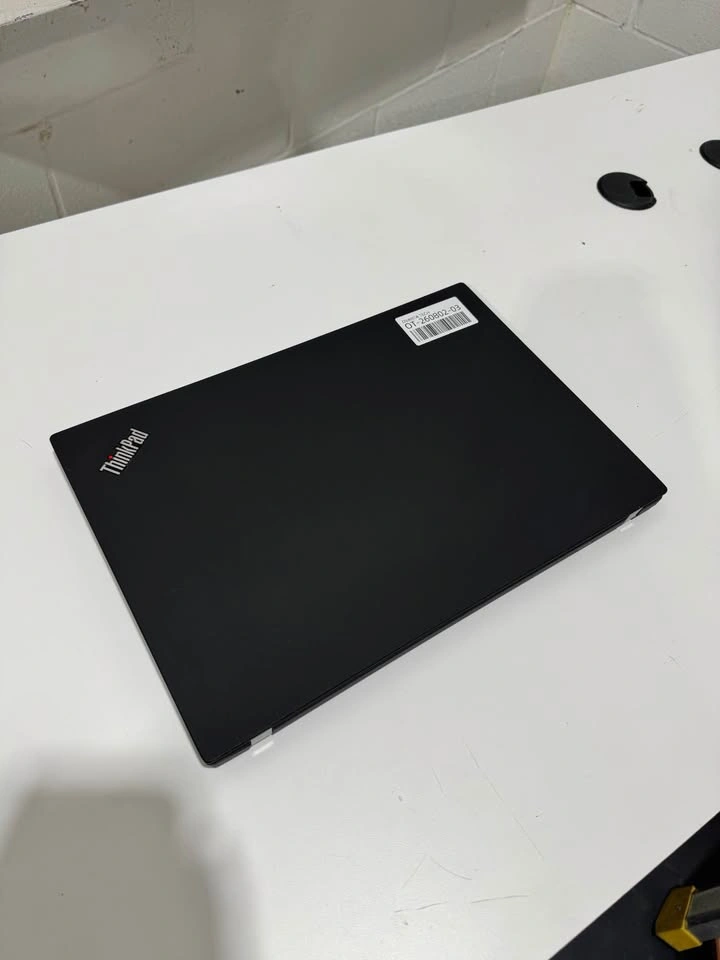 T14 Gen 2 Thinkpad- Intel Core i5 1145G7- 256GB SSD- 16GB RAM - photo 2