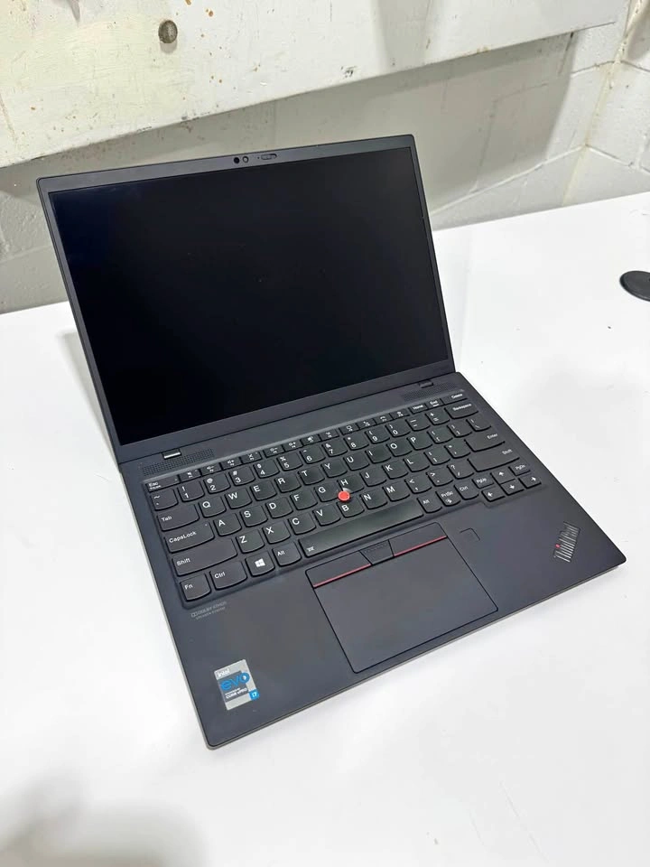 X1 Nano Thinkpad- Intel Core i7 11th - 512GB SSD- 16GB RAM