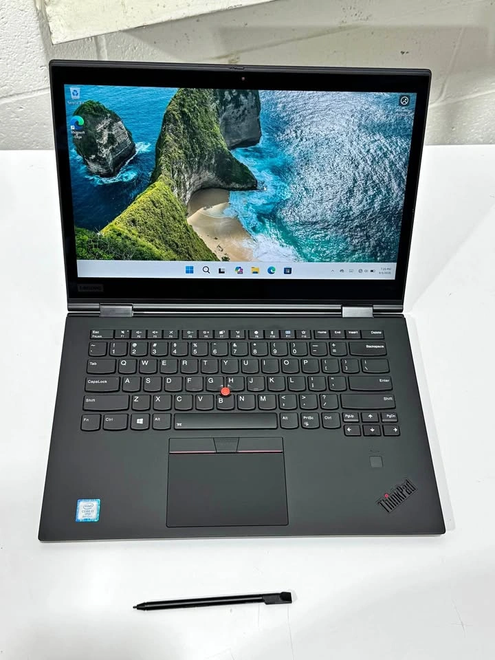X1 Yoga Thinkpad 3rd Gen- Intel Core i7 8th - 512GB SSD- 16GB RA