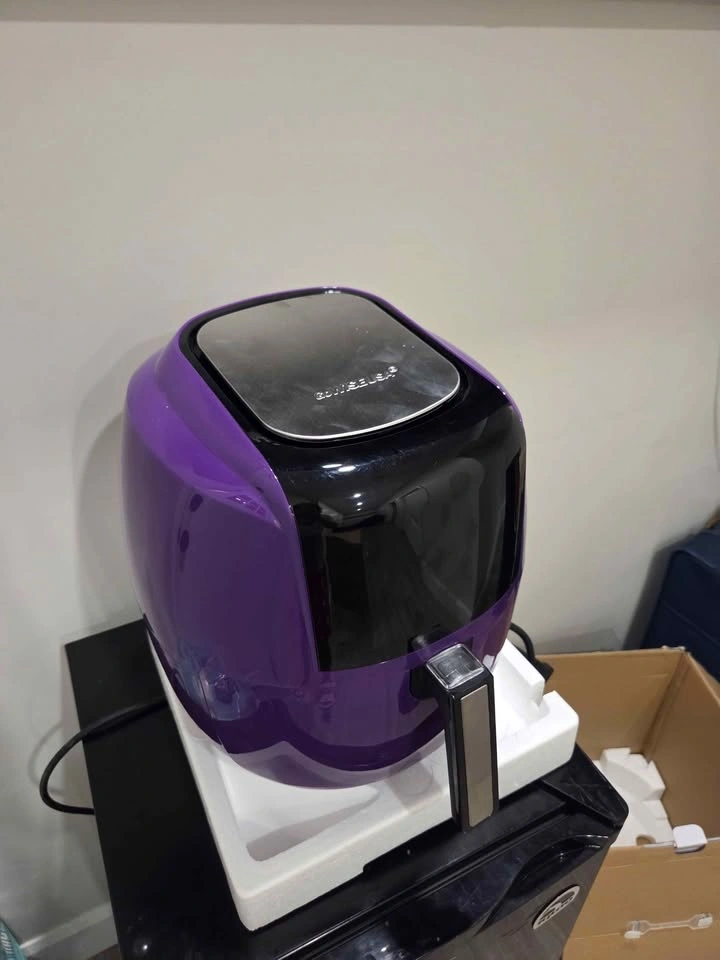 Compact Black Mini Refrigerator & Air Fryer - photo 4