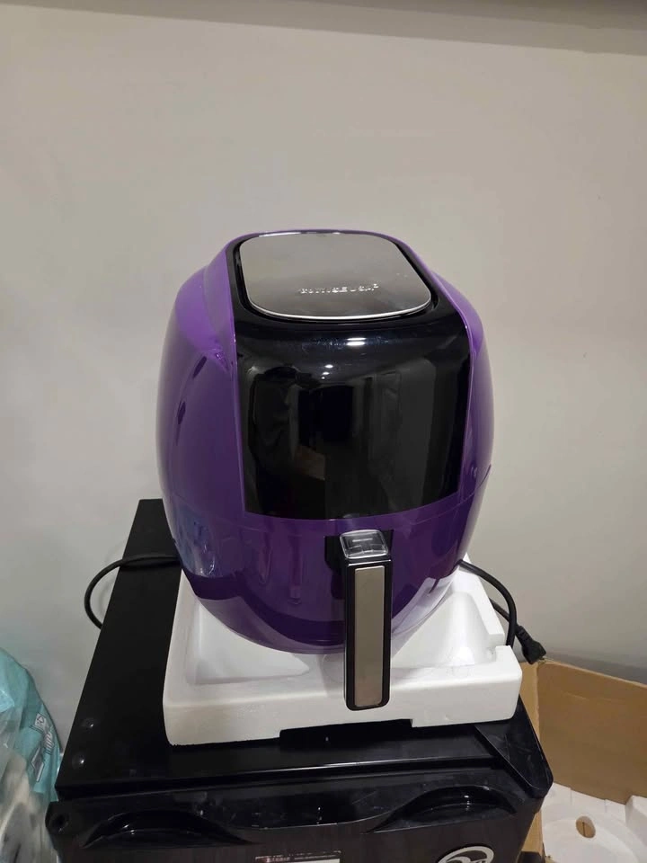 Compact Black Mini Refrigerator & Air Fryer - photo 5