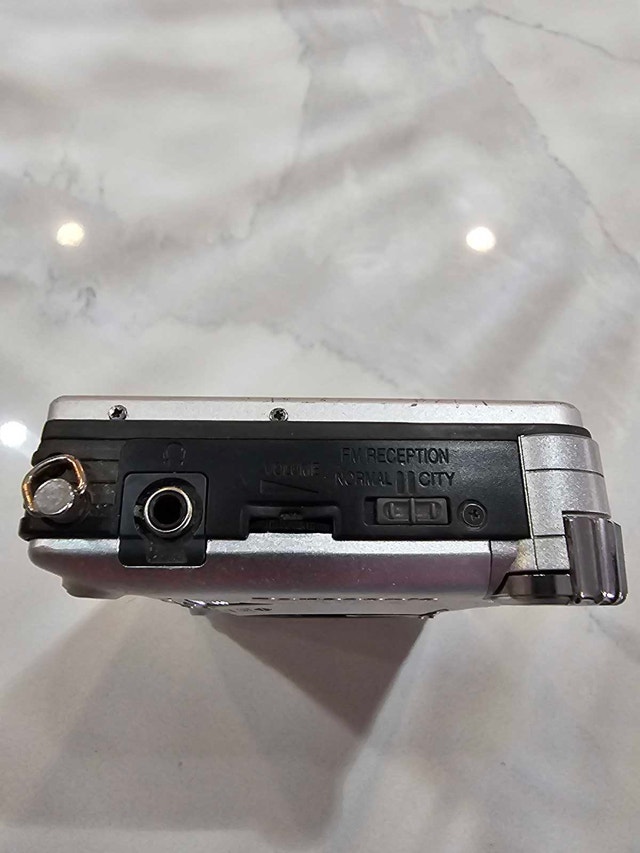 Panasonic RQ-SW08V Shockwave Stereo Radio Cassette Player - photo 3