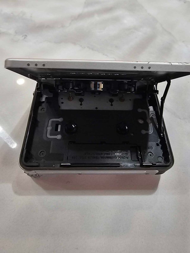 Panasonic RQ-SW08V Shockwave Stereo Radio Cassette Player - photo 4