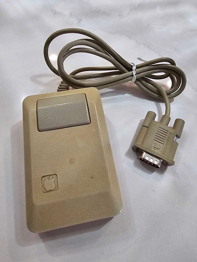 Apple M0100 Mouse