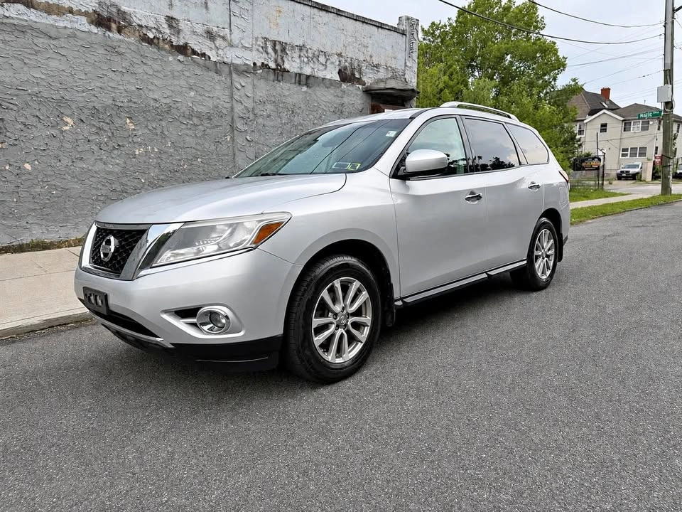 2015 Nissan Pathfinder SV Sport Utility 4D