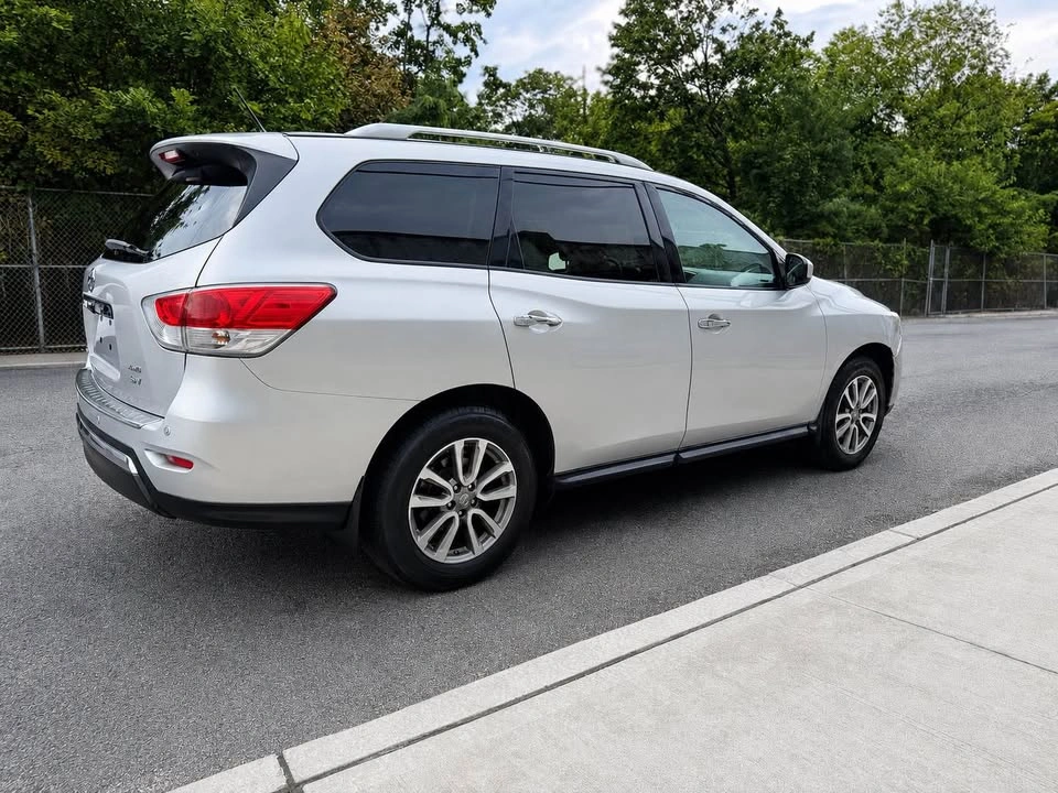 2015 Nissan Pathfinder SV Sport Utility 4D - photo 5