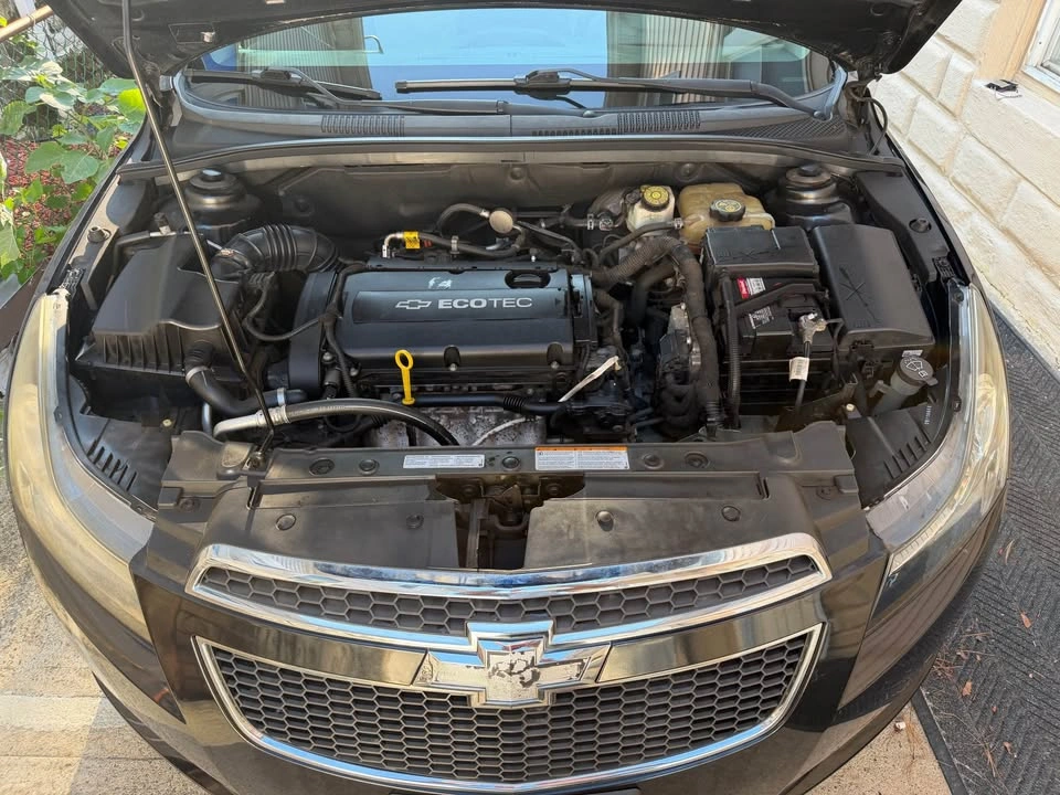 2013 Chevrolet Cruze · LS - photo 5