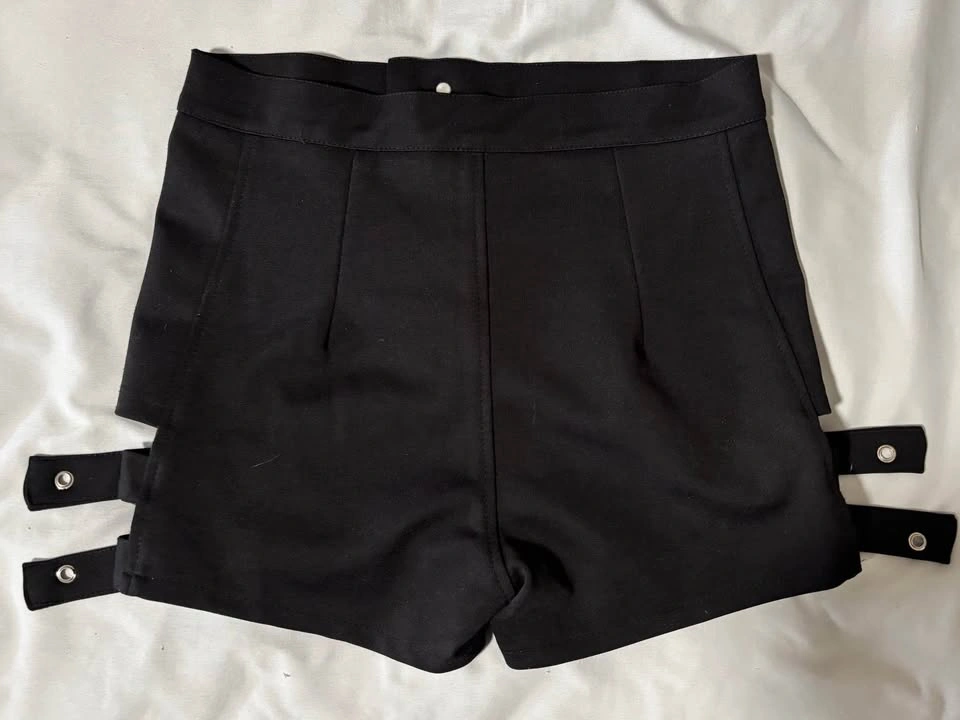 black shorts with side buckles (xs/s) - photo 2