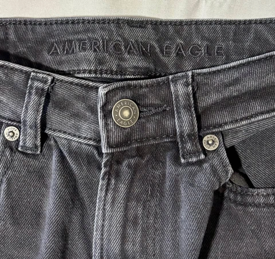 american eagle ripped mom jeans (US 00) - photo 2