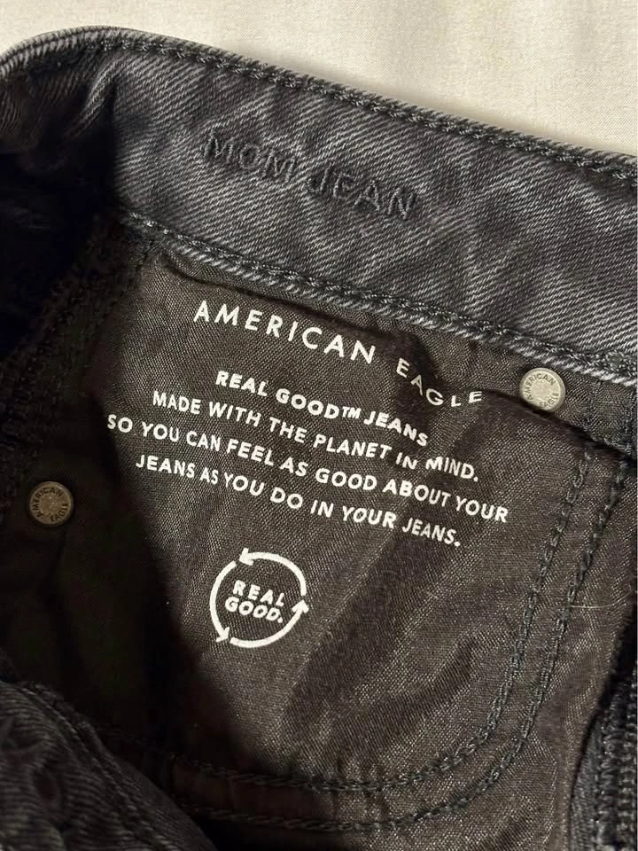 american eagle ripped mom jeans (US 00) - photo 4