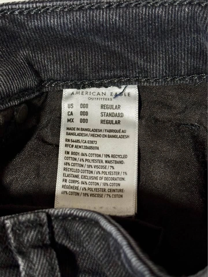 american eagle ripped mom jeans (US 00) - photo 5