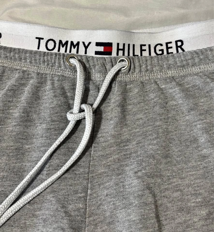 tommy hilfiger sweatpants (xs)