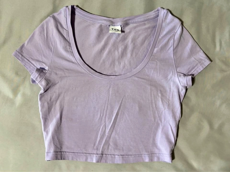 lilac tna crop top (s)