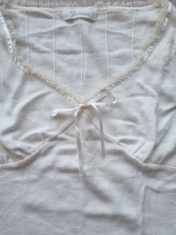 Japanese brand white top with ruffle and ribbon details - photo 3