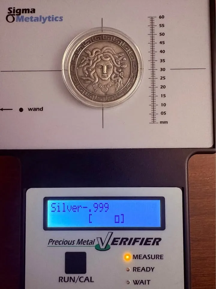 1 oz .999 fine/pure silver “Medusa” round image indicator(5)