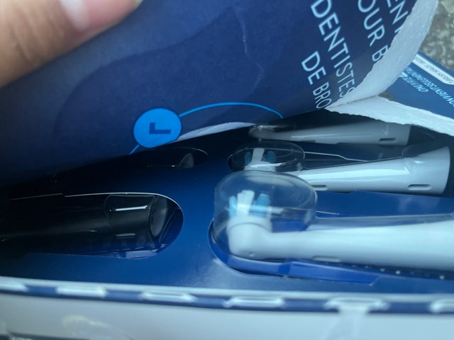 Oral-B iO Replacement Brush Heads - photo 2