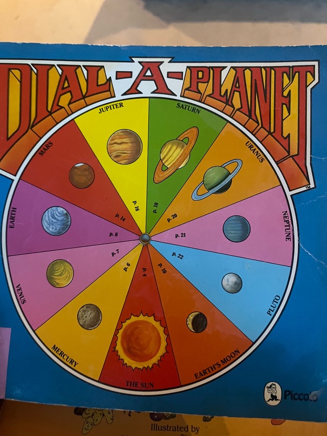 Piccolo Dial-A-Planet Educational Book