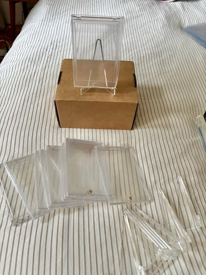 10 Pack - Magnetic Card Holders with stands - photo 2