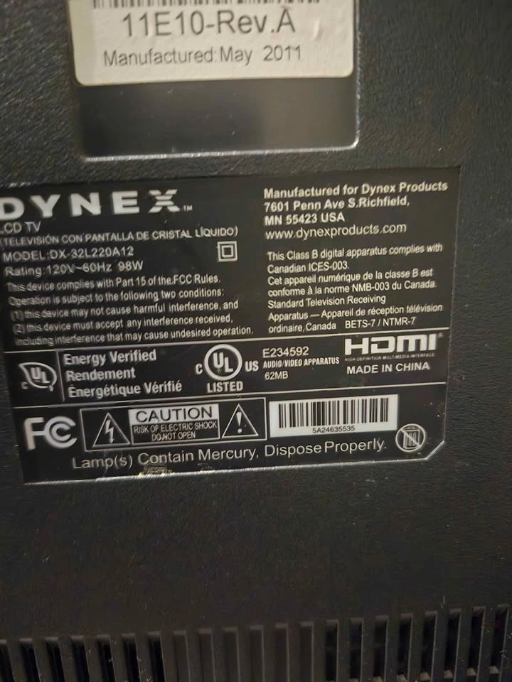 Dynex 32 inch LCD TV - photo 2