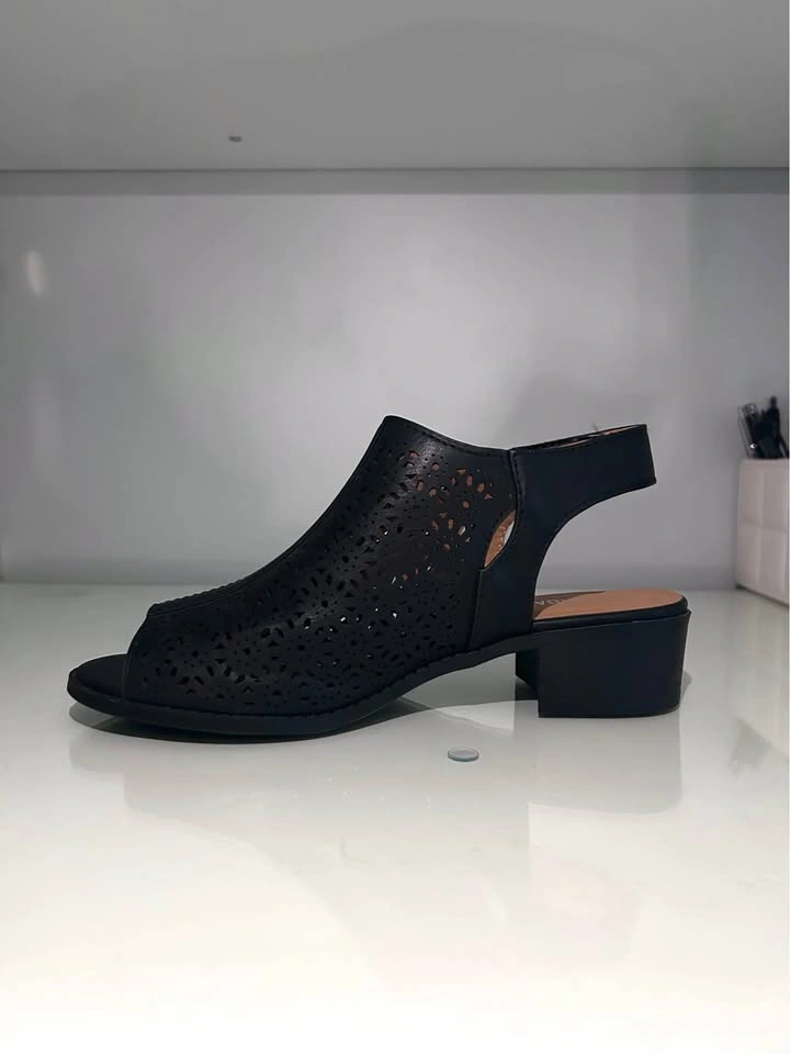 Black leather sandals - photo 4