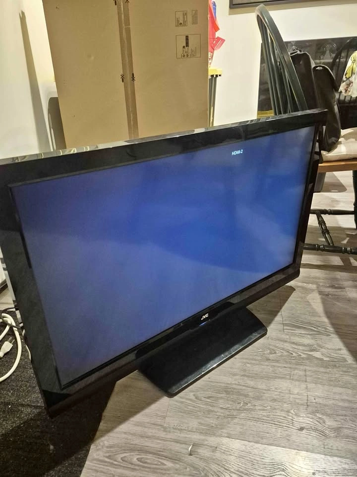 JVC Tv 37 inches