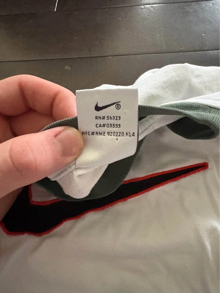 Vintage 90s Nike shirt - photo 3