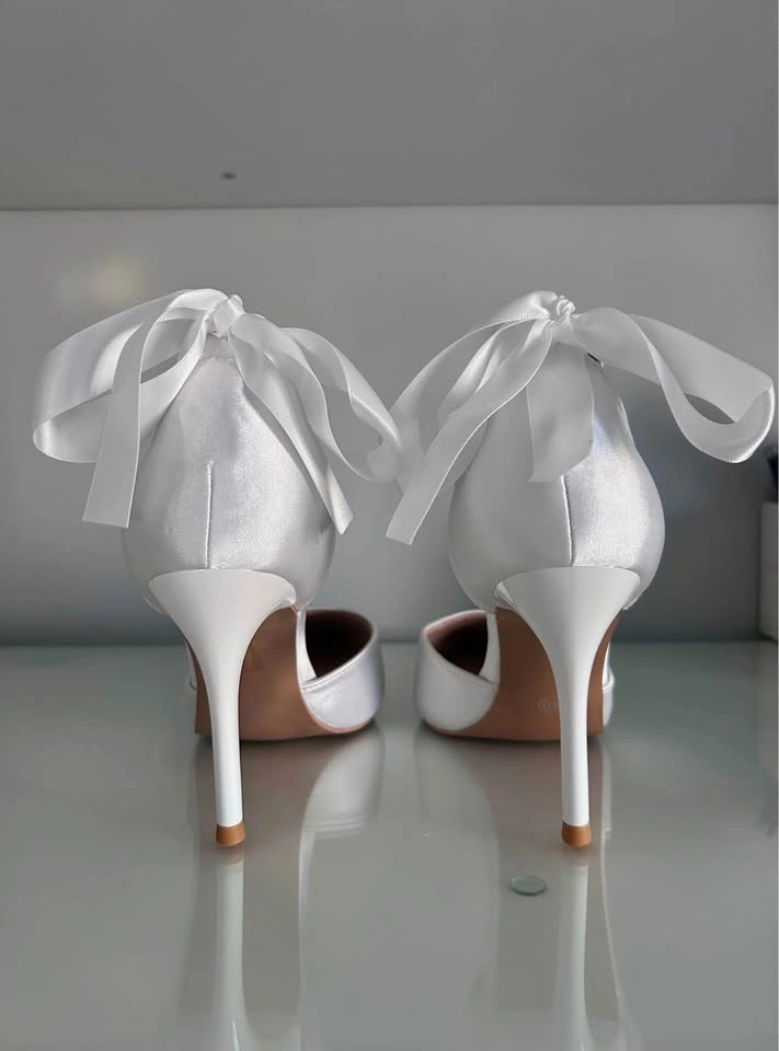 White satin heels with bow - photo 2