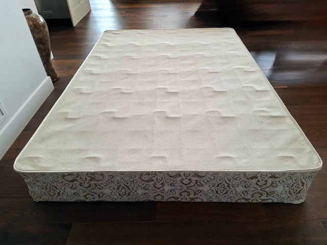 DOUBLE/FULL BOX SPRING — CLEAN — $10
