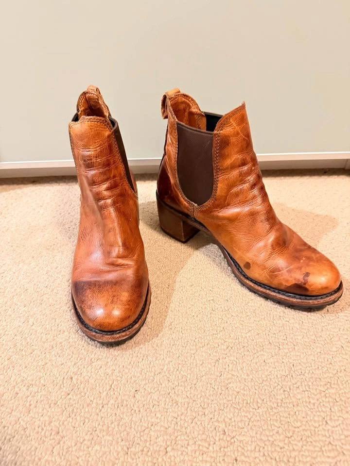 Frye Sabrina Chelsea Leather Boots – Cognac – Women’s 9