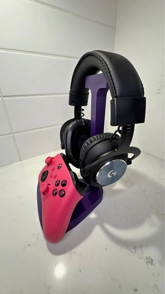 🎮 Gaming Headset & Controller Stand – 3D Printed