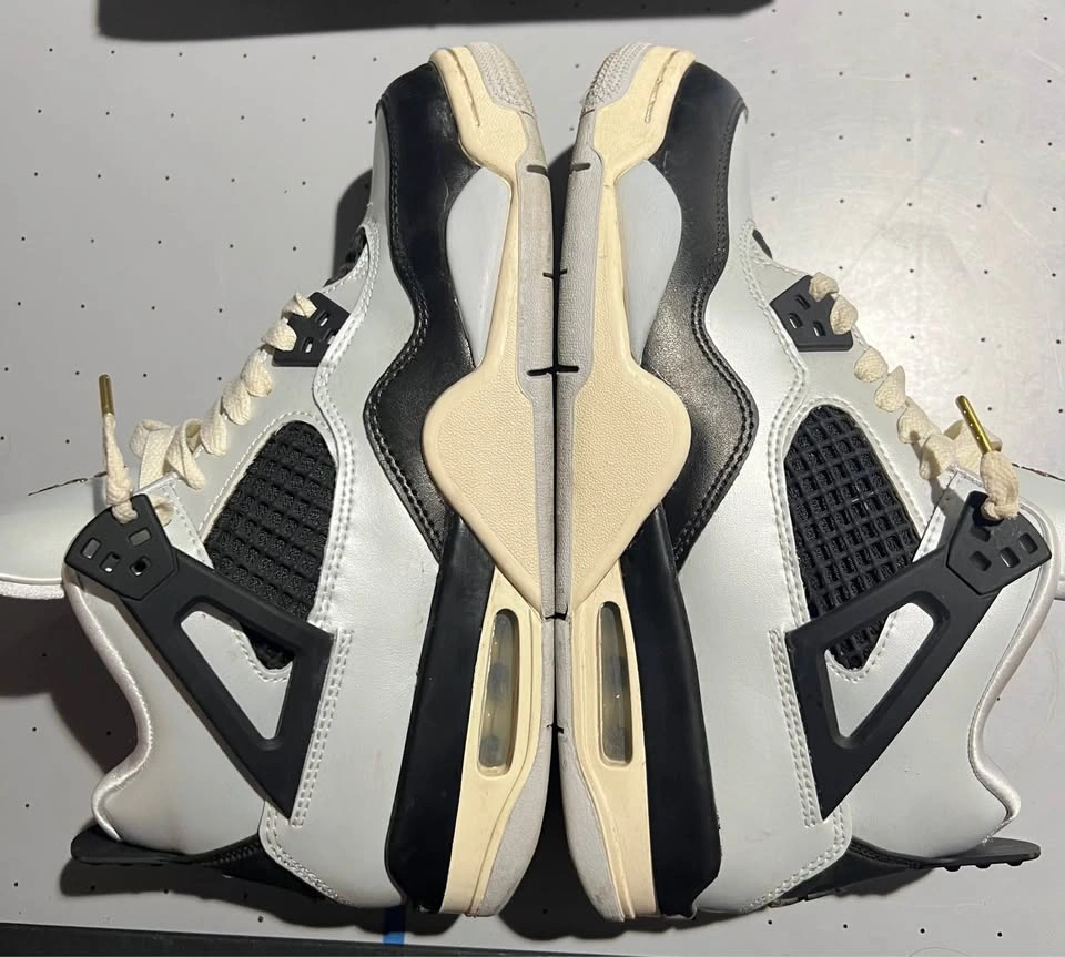 Jordan Air Jordan 4 Retro Metallic Gold - photo 2