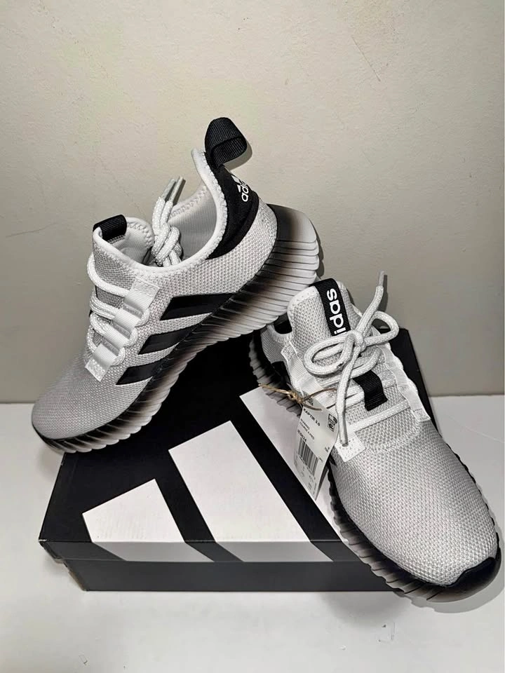 New adidas Men Kaptir 3.0 Running Shoes. Size 9.5 US.