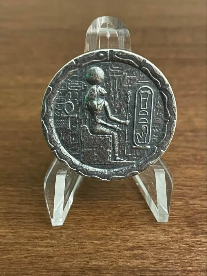 1/2 oz .999 fine silver Egyptian Cat Goddess “Bastet” round image indicator(2)