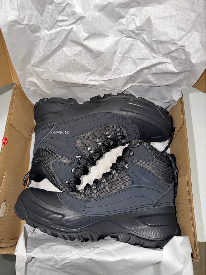 New Columbia Men Snow Boots Size 12 US