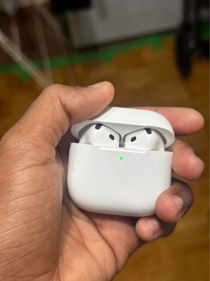 Apple AirPods 4 with Active Noise Cancellation - photo 4