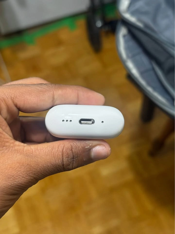 Apple AirPods 4 with Active Noise Cancellation - photo 5