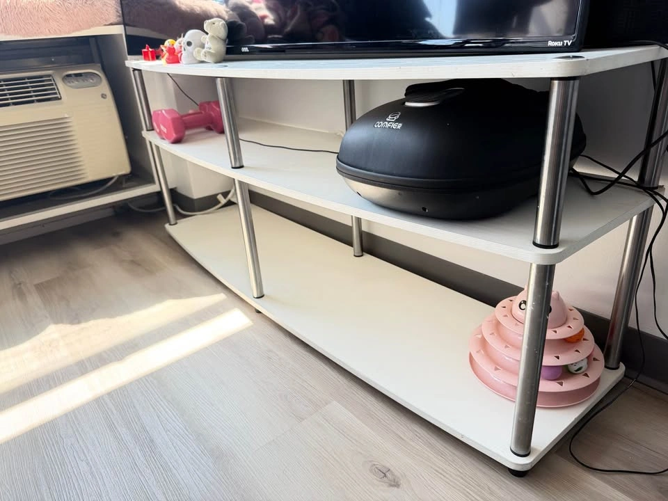 tv stand/entertainment center - photo 3