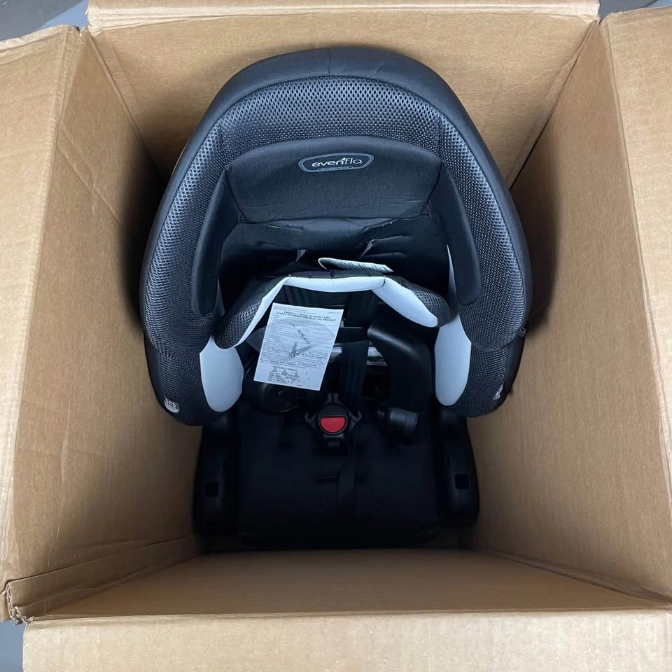 Evenflo Chase Plus Booster Car Seat (2-12 Years) - New Open Box - photo 4