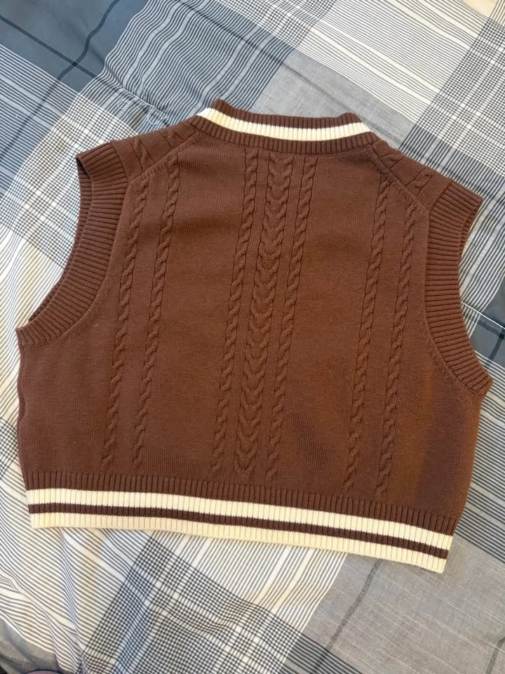 Aritzia Sunday Best Crop Vest - photo 2