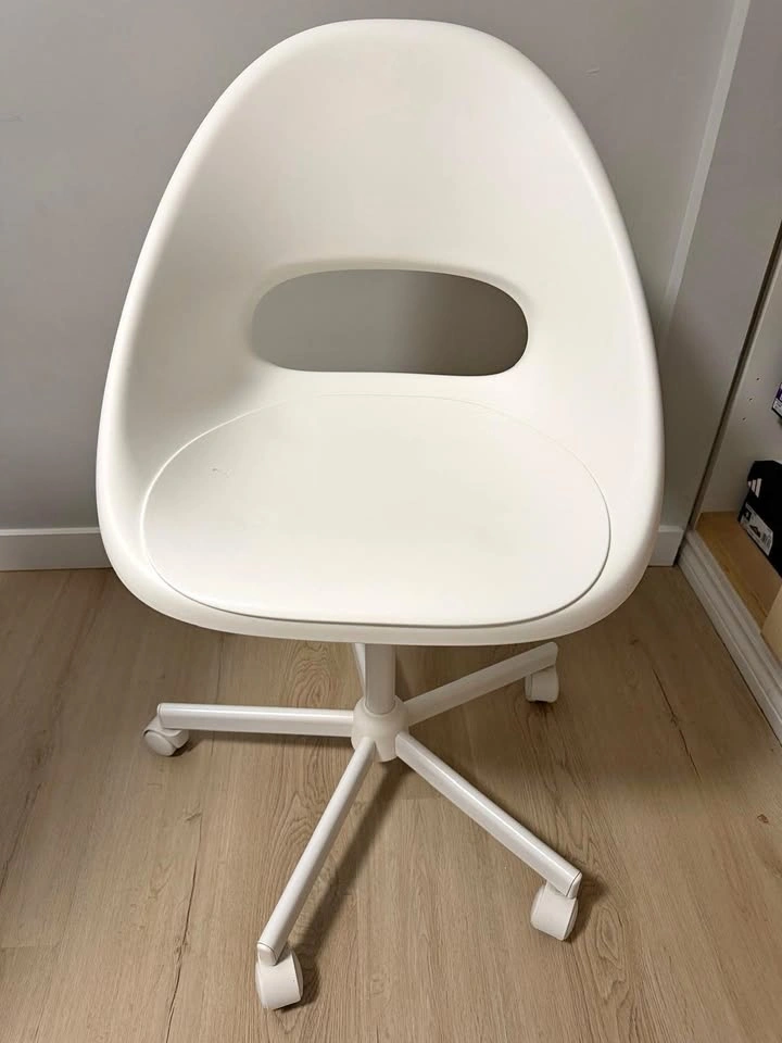 IKEA LOBERGET / MALSKÄR Desk Chair — White Swivel
