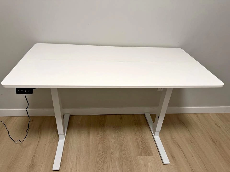 FEZIBO Electric Standing Desk 48" x 24" — White — Excellent Cond