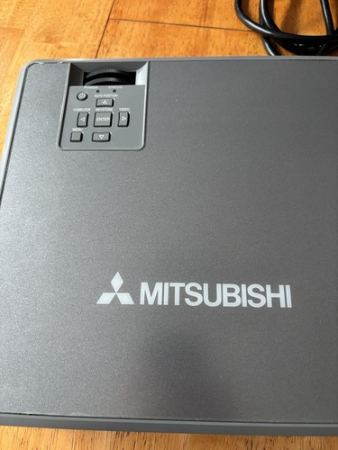 Mitsubishi Electric HC3 Home Theater LCD Projector - photo 2