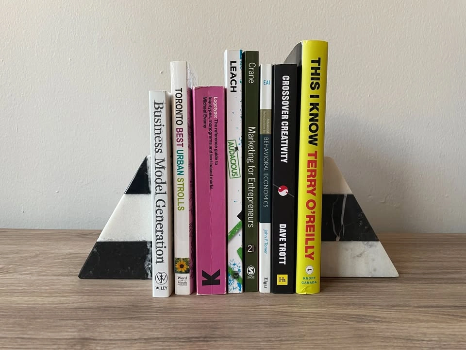 Structube Bookends - photo 2