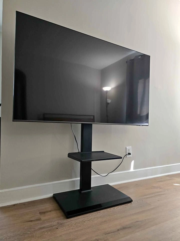 60" Samsung Q60B QLED 4K Smart TV (QN60Q60BAFXZC) with Stand
