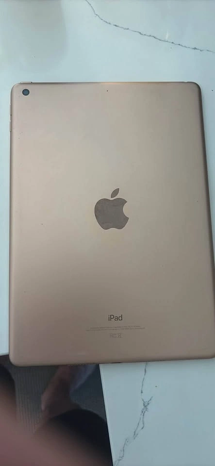 Apple iPad (6th generation) 32GB - photo 3