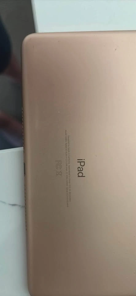 Apple iPad (6th generation) 32GB - photo 4