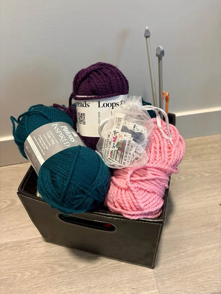 Yarn, needles and stickers for knitting and crochet - photo 3