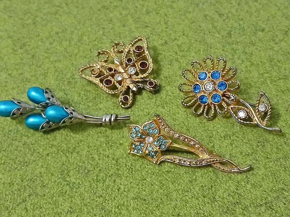 Vintage Brooch Collection – Set of 4 Floral & Butterfly Gemstone