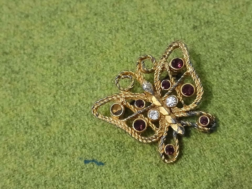 Vintage Brooch Collection – Set of 4 Floral & Butterfly Gemstone - photo 5